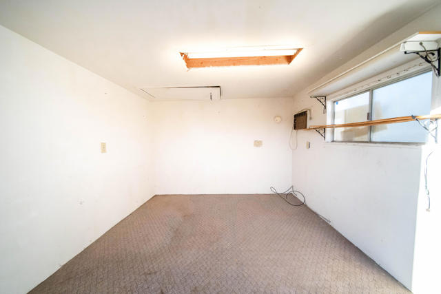 33440 Carlsbad Circle, Thousand Palms CA: https://media.crmls.org/mediaz/b70bd811-aeed-446f-b92b-e348de3bdc9f.jpg