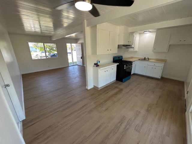 452 Vallejo Street, Salinas CA: https://media.crmls.org/mediaz/b70c5bea-01cc-43c8-9ae4-413dacfc6837.jpg