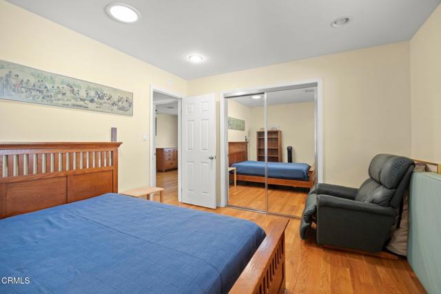 142 Poinsettia Gardens Drive, Ventura CA: https://media.crmls.org/mediaz/b70c80ea-7a6a-4011-8e2e-ba79631d4229.jpg