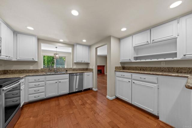 Detail Gallery Image 14 of 42 For 6543 Paseo Adelante, Carlsbad,  CA 92009 - 3 Beds | 2/1 Baths