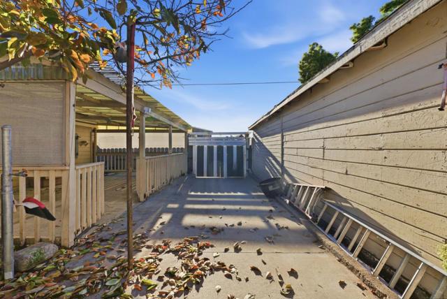 2801 Bartlett Street, Oakland CA: https://media.crmls.org/mediaz/b70c9dc2-b4e2-400b-9e45-7cd06bfb38f2.jpg