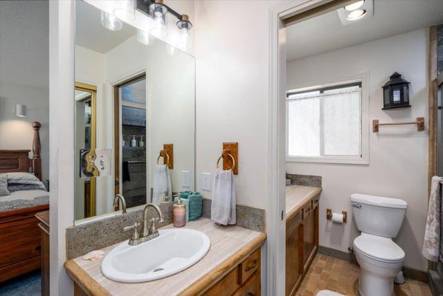 18861 Lookout Drive, Twain Harte CA: https://media.crmls.org/mediaz/b70cefe7-43ad-4866-8d8d-7c2957886e33.jpg