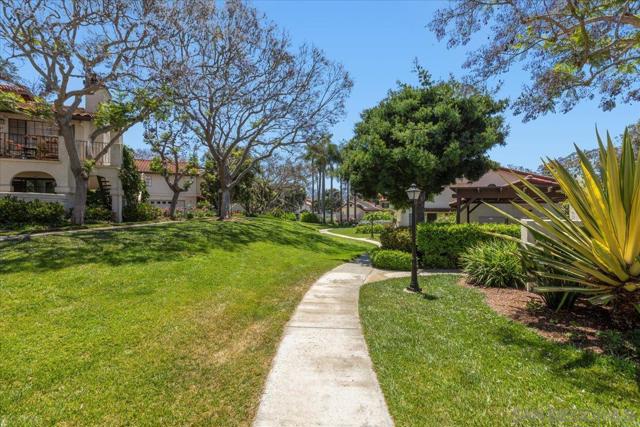 4145 Porte De Merano, San Diego CA: https://media.crmls.org/mediaz/b70e735e-1d8e-4543-a339-b32f63583e18.jpg