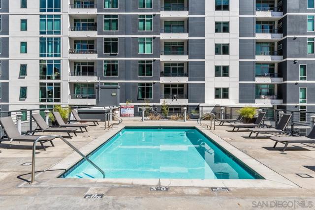 425 W Beech St, San Diego CA: https://media.crmls.org/mediaz/b70f08fd-2f8b-452a-8c31-74cb0147ceda.jpg