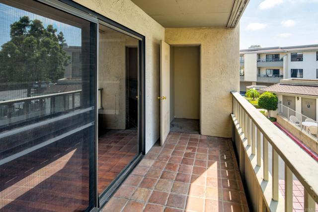 Detail Gallery Image 3 of 19 For 3215 Midway #703,  San Diego,  CA 92110 - 2 Beds | 2 Baths