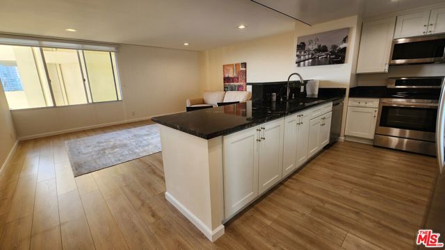 2160 Century Parkway, Los Angeles, California 90067, 1 Bedroom Bedrooms, ,1 BathroomBathrooms,Condominium,For Sale,Century,24394929