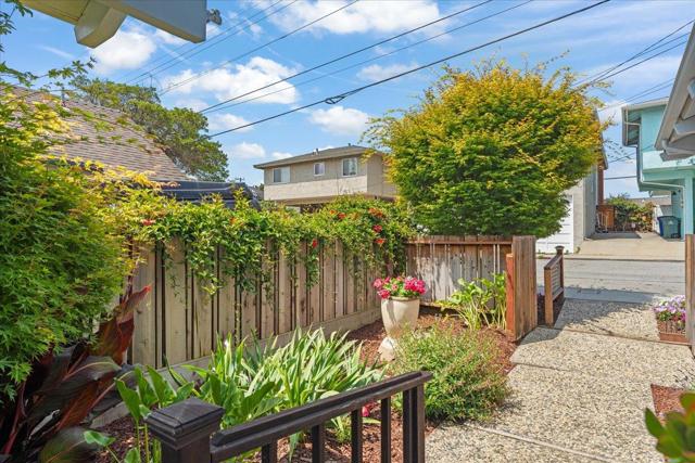 224 Pilkington Avenue, Santa Cruz CA: https://media.crmls.org/mediaz/b70fc069-8d05-4b47-b34e-271e869511ea.jpg
