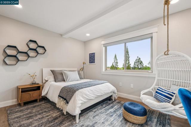 1019 Silverhill Drive, Lafayette CA: https://media.crmls.org/mediaz/b7106b73-1b5b-4546-83d1-cae7488f8804.jpg