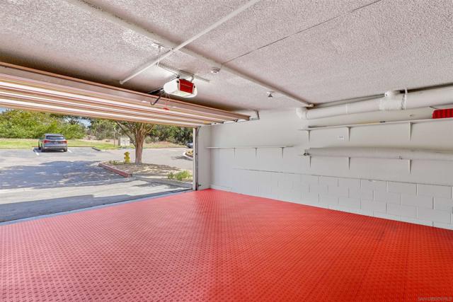 3946 La Jolla Village Dr, La Jolla CA: https://media.crmls.org/mediaz/b710af35-05ec-4f59-8dbb-d217a4fea78e.jpg