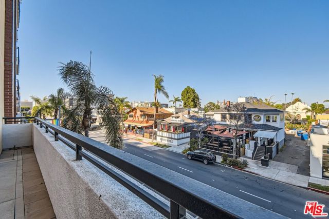 3650 5th Avenue, San Diego CA: https://media.crmls.org/mediaz/b7112e8d-f132-43e9-a333-31076633af51.jpg