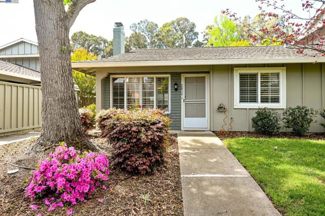2812 Bollinger Canyon Rd, San Ramon CA: https://media.crmls.org/mediaz/b711b8d1-1603-429b-b570-a7552aaeb7ef.jpg