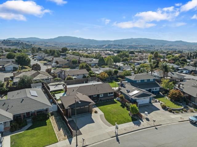 1231 Westward Drive, Hollister CA: https://media.crmls.org/mediaz/b711bdb4-c945-438a-88dc-ad02b79dc553.jpg
