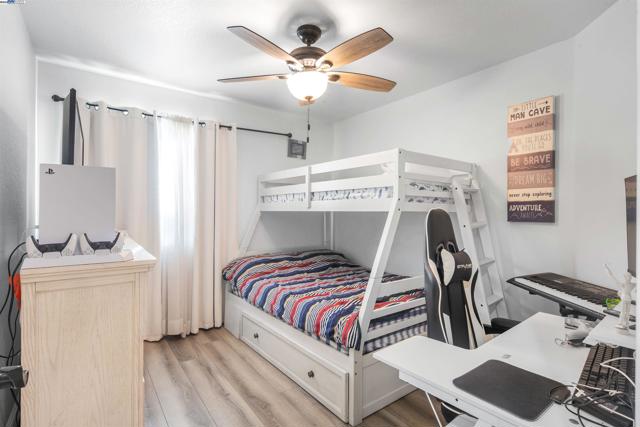 715 Bobcat Ln, Manteca CA: https://media.crmls.org/mediaz/b711f59c-c69d-4529-b20d-3b80ba4010c7.jpg