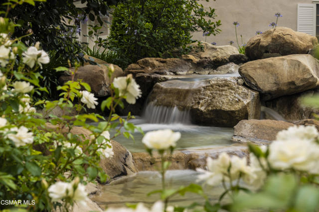 2971 Shadow Brook Lane, Westlake Village CA: https://media.crmls.org/mediaz/b7121d3c-83c3-4801-942a-4f9ad635054f.jpg
