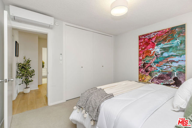 930 3rd Street, Santa Monica CA: https://media.crmls.org/mediaz/b7122481-d10f-473c-893c-d1822db996cf.jpg