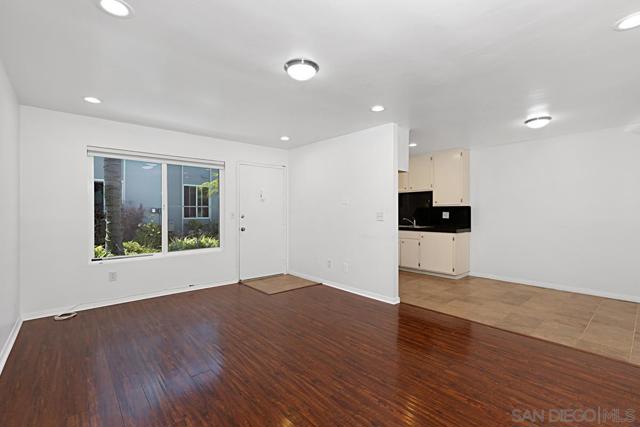 4750 Noyes St, San Diego CA: https://media.crmls.org/mediaz/b7126737-c4f1-422a-b6ee-84526ceccdbd.jpg