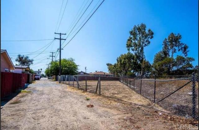 0 Dwight Street, San Diego CA: https://media.crmls.org/mediaz/b712e054-ce4a-466f-b6bf-3f6a17c4b919.jpg