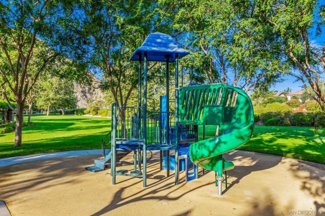 22 Silver Forest Court, Azusa CA: https://media.crmls.org/mediaz/b713bdcc-1802-41b3-be48-fdf239ff362c.jpg