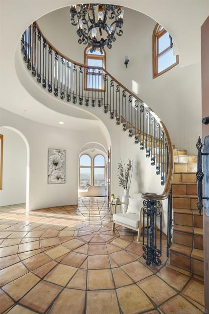 859 Cocos Dr, San Marcos CA: https://media.crmls.org/mediaz/b713faad-42dd-4e02-825f-ccc4cc0fc1de.jpg