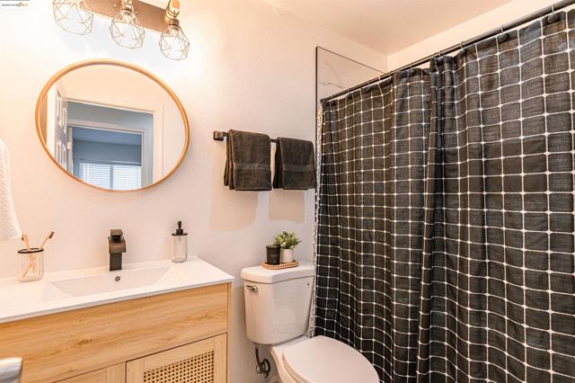 5425 Spur St, Riverbank CA: https://media.crmls.org/mediaz/b7142bbc-86ba-4c9f-93f5-938c84bcc22b.jpg