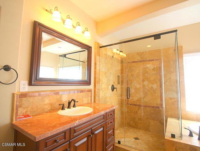 276 Chantilly Circle, Simi Valley CA: https://media.crmls.org/mediaz/b7147f55-7741-4a66-b117-3a9807668c48.jpg
