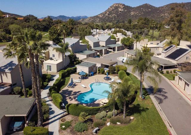 23606 Country Villa Rd, Ramona CA: https://media.crmls.org/mediaz/b7149d3f-cb89-458f-9a9c-ad7349c76563.jpg