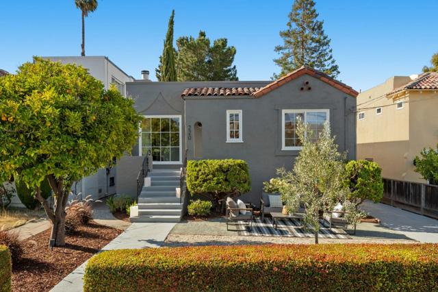 220 26th Avenue, San Mateo CA: https://media.crmls.org/mediaz/b714eb80-2b32-41a2-9b30-9fdb3b9a718a.jpg
