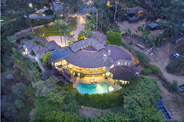 1749 Noma Lane, Encinitas CA: https://media.crmls.org/mediaz/b7151f3d-ce05-4003-976b-84ea54387e81.jpg