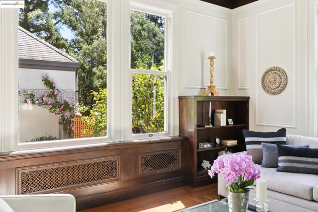 22 Sea View Ave, Piedmont CA: https://media.crmls.org/mediaz/b7156a97-47c2-458a-8d5f-169144ddd54b.jpg
