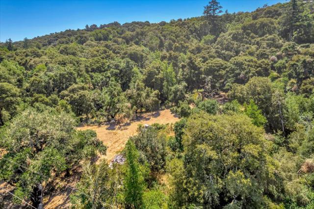 250 Heacox Road, Woodside CA: https://media.crmls.org/mediaz/b7158c4d-61bb-4d8f-b6fc-0db91930f2f5.jpg