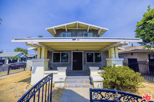 1890 Pasadena Avenue, Long Beach CA: https://media.crmls.org/mediaz/b71659c7-f040-4c24-913e-952979d434a3.jpg