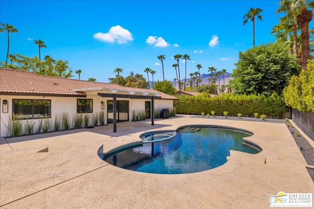 3190 E Loma Vista Circle, Palm Springs, CA 92264