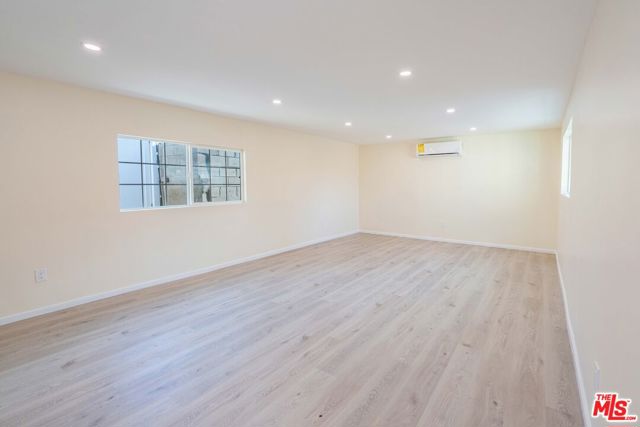 9701 Wheatland Avenue, Sunland CA: https://media.crmls.org/mediaz/b7177e16-2575-4073-9763-103516459851.jpg