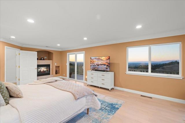 136 Teresita Way, Los Gatos CA: https://media.crmls.org/mediaz/b7178a0f-c7de-4722-9a27-dbb0218da8d6.jpg