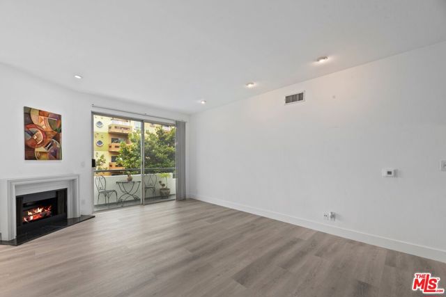 1136 S Shenandoah Street, Los Angeles CA: https://media.crmls.org/mediaz/b71880e9-79db-4f8d-988c-52d9b4c2daef.jpg