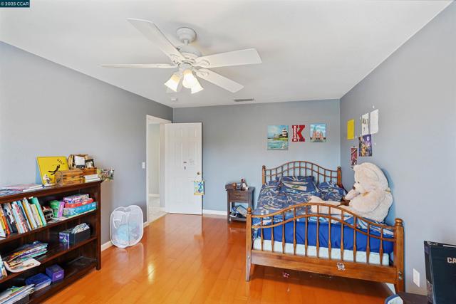 812 Westgate Drive, Vacaville CA: https://media.crmls.org/mediaz/b718ad5d-1834-419c-8f23-352383b96b3c.jpg