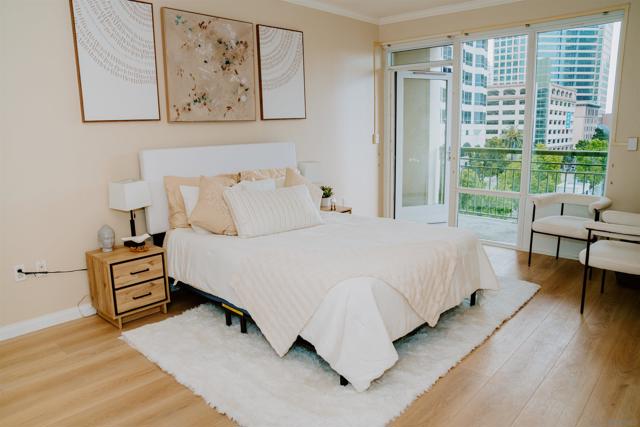 1240 India St, San Diego CA: https://media.crmls.org/mediaz/b718b5a8-8149-427b-9a0b-ba596c139ea8.jpg