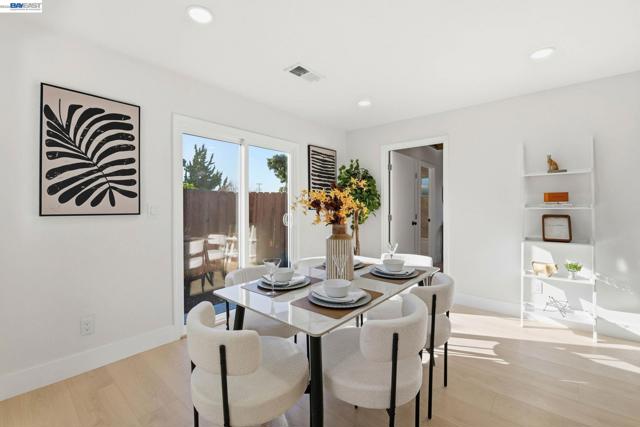 137 Tamarack Dr, Union City CA: https://media.crmls.org/mediaz/b7192032-1665-4c85-9026-de0b845f8653.jpg