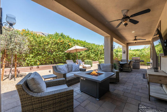 82820 Kingsboro Lane, Indio CA: https://media.crmls.org/mediaz/b7194086-cd04-48af-8ede-d8c60e1c680d.jpg