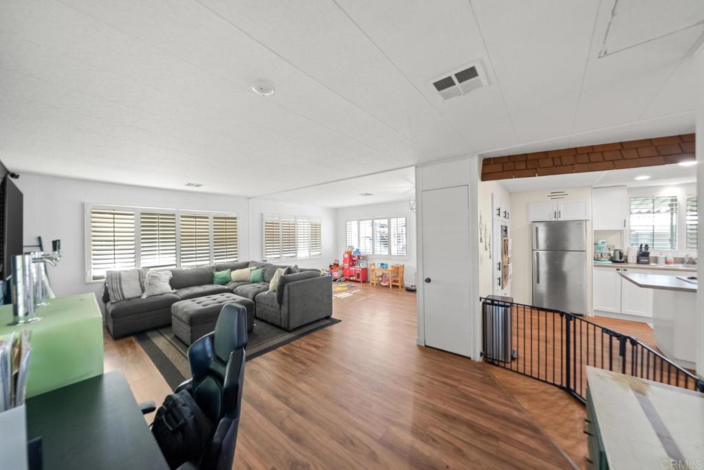 2700 Valley Parkway - photo 11