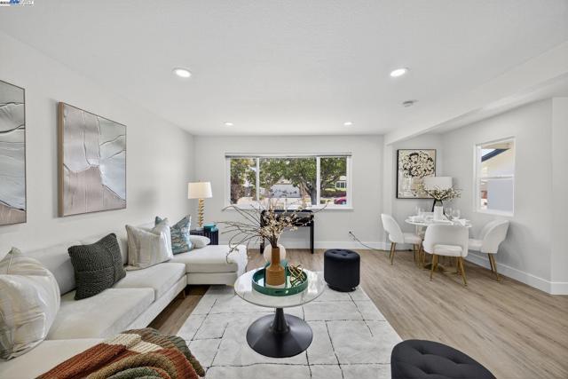 4403 Burke Way, Fremont CA: https://media.crmls.org/mediaz/b7198ce4-4d2d-4cff-a2fc-26b7962230cc.jpg