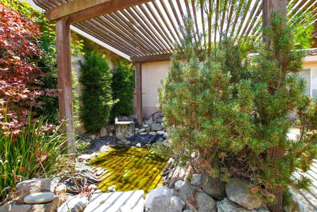 6460 Cabernet Drive, Hollister CA: https://media.crmls.org/mediaz/b719c0c5-0c56-4d27-a652-64fc2b715fc9.jpg