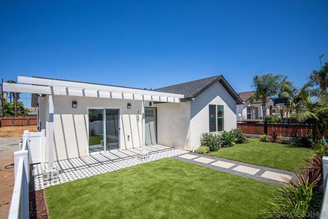 760 Florence St, Imperial Beach CA: https://media.crmls.org/mediaz/b719d86e-a9d7-45ce-b179-f50ecddbb13b.jpg