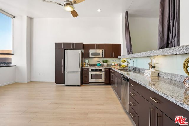 1100 Wilshire Boulevard, 1804 photo 7