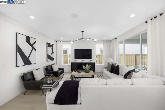515 E Fiorino Street, Mountain House CA: https://media.crmls.org/mediaz/b71c4c17-107c-42fe-967e-5fc5fc268645.jpg