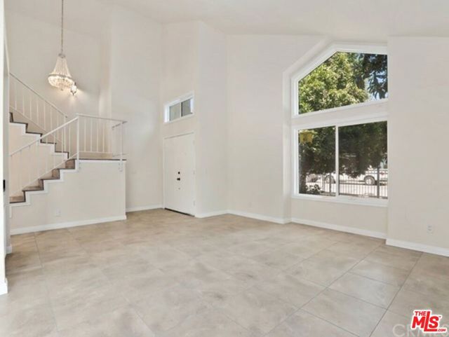 7803 Goldmine Lane, Lake Balboa CA: https://media.crmls.org/mediaz/b71cbc27-ad78-4be3-99a1-b75675a671e4.jpg