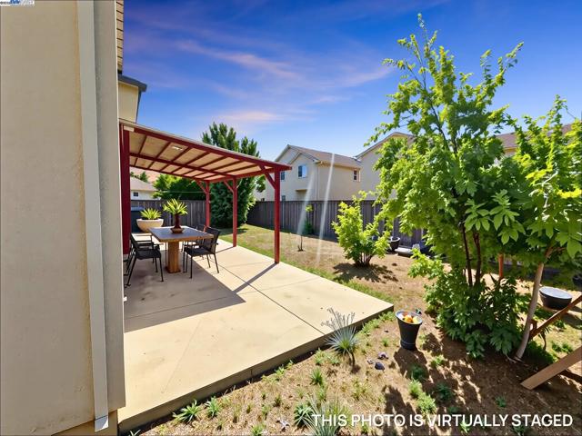 4651 Stern Dr, Merced CA: https://media.crmls.org/mediaz/b71cfb24-7f88-4f01-80ae-fe5710a7b776.jpg