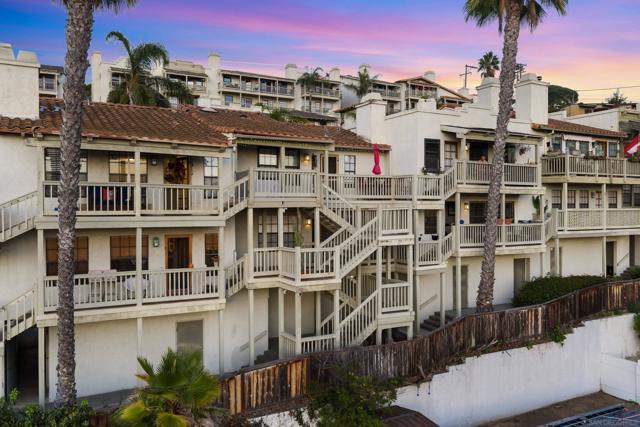 3961 Hortensia St, San Diego CA: https://media.crmls.org/mediaz/b71da49b-b074-41ad-a5a7-119d18ae18e2.jpg