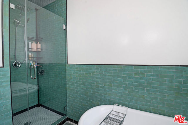 500 N Alta Vista Boulevard, Los Angeles CA: https://media.crmls.org/mediaz/b71df3b9-30cf-420b-baf4-ea1aed23ec45.jpg
