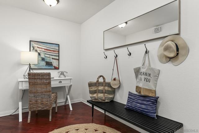 3528 Shoreline Bluff Ln, San Diego CA: https://media.crmls.org/mediaz/b71e0b4f-e2c8-429e-8771-497df91262c8.jpg